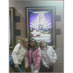 Girls at the Hanna Montana movie
