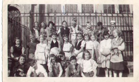 Roosevelt School MIss Fowler's 4th grade class 1951 "Switzerland Project"