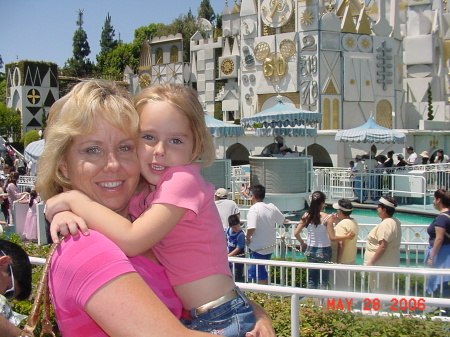 Nana and Leila... Disneyland!