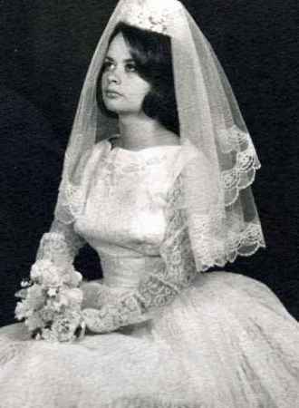 me wedding day...still married to him  43 yrs