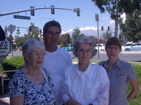 Mom, Alan, aunt Shirley, Cousin Patrice