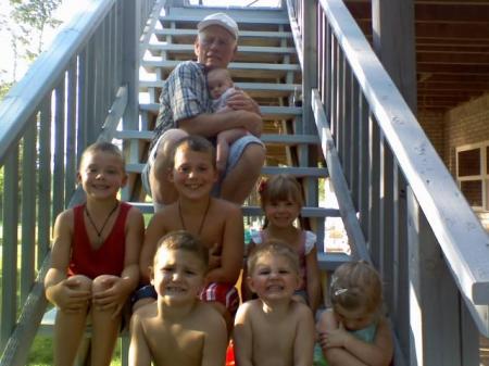 Gary and the 7 great-grandkids