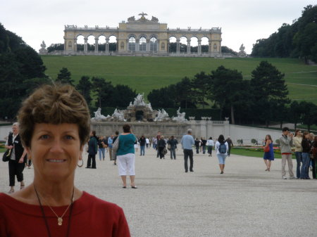 Gardens of the Schronbrunn Palace in Vienna Au