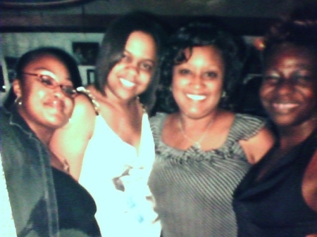 Me, Tracee, my sis & Erica