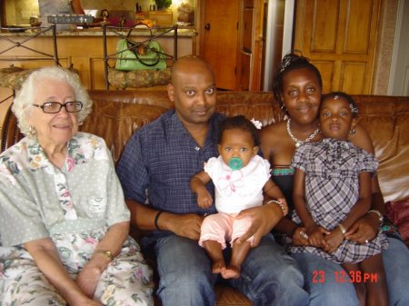 Mama, Michael, Chloe', Miashia and Yamundow