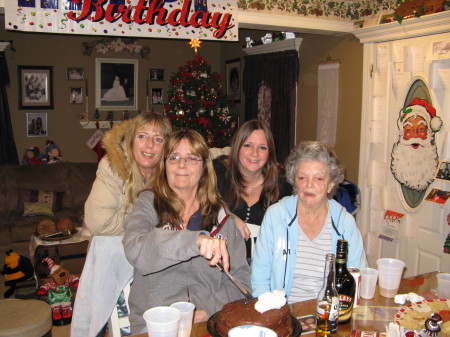 Me Sis Lori, Mom & Gram Xmas '07