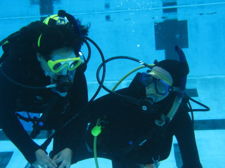 Teaching Disabled Veterans to SCUBA dive 2009