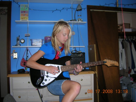 Sarah Rockin out!