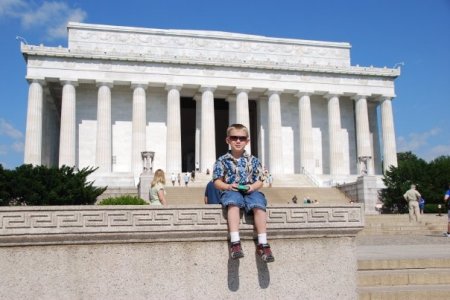 Dakota in front of Linclon Memorial