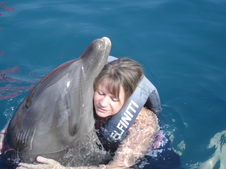 Kimberly with Dolphines 001