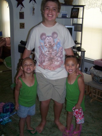 Chris & his nieces