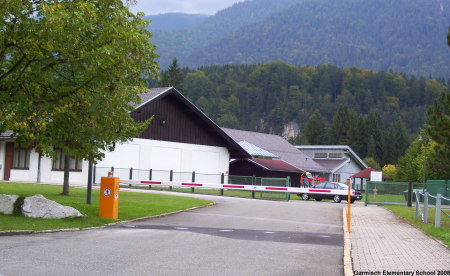 Garmisch Elementary School 2008 - right side