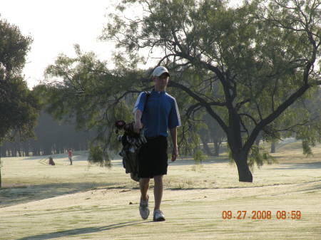 Ausing on the Varsity Golf Tema