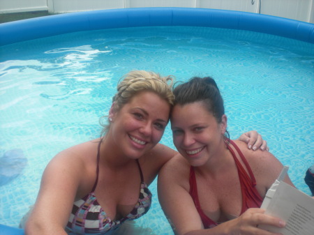 me & Sara swimmin