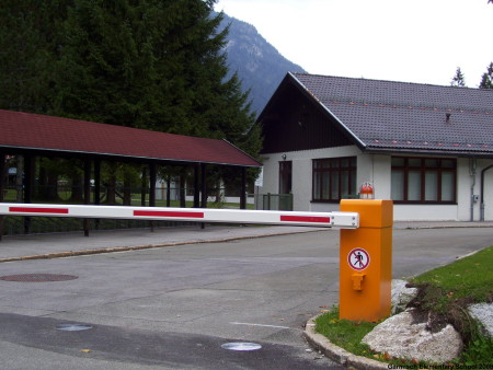 Garmisch Elementary School 2008 - left side 1