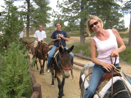 Horseback riding through Bryce Canyon, Utah