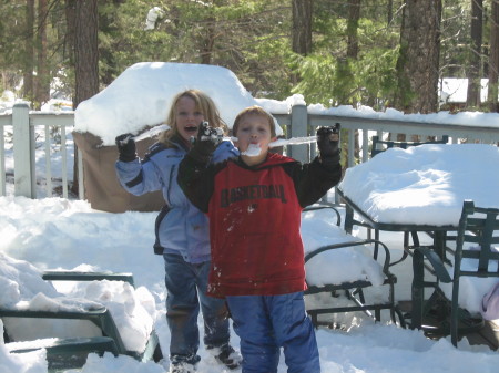 Yes, it does snow in Arizona!