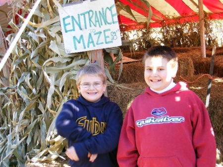 Shawn & Jake take to the Hay Maze