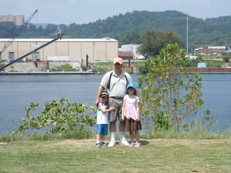 BY THE TENNESSEE RIVER CHATANOOGA,TN