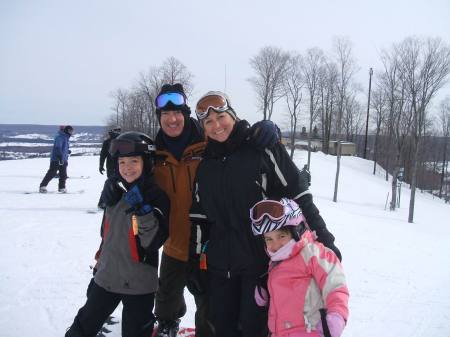 Family ski pic