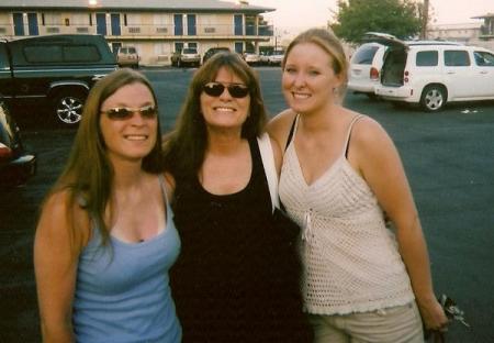 Me, Mom, & Sis in Vegas