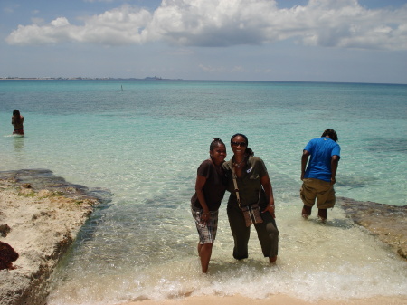 Lisa & Sis. Wanda in Grand Cayman Island 2008