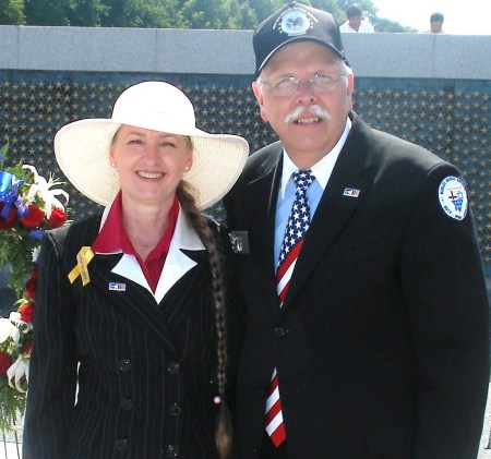Susan & Larry S. Wiseman - WW II Memorial 'o8