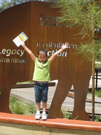 Evelyn at the zoo