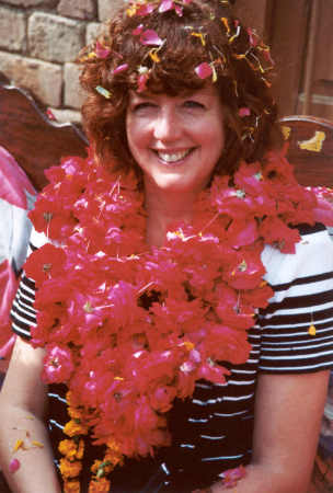 Helen with rose garlands