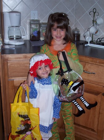 Reagan & Payton Halloween 2005