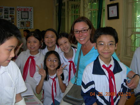 School children in Hanoi 4/08