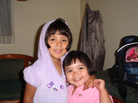 Ariana & Amaya