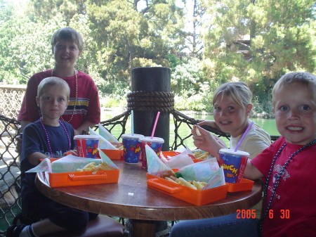 Seattle Kids at Disneyland 2009