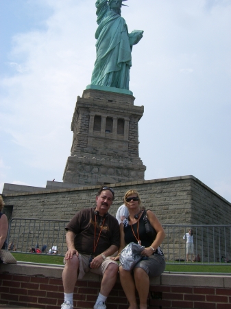 Dennis & Vicky Statue of Liberty 2007