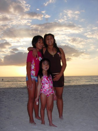 My beautiful Chinese daughters in Hawaii 2008