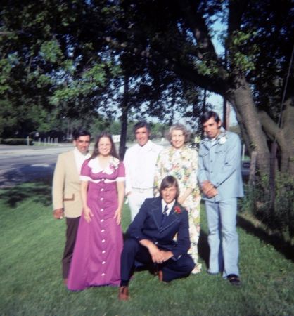 Me with my four brothers and my Mom in 1976