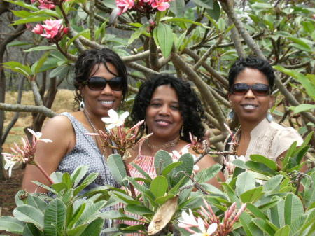 Me and My Sisters in Hawaii - Apr 2008