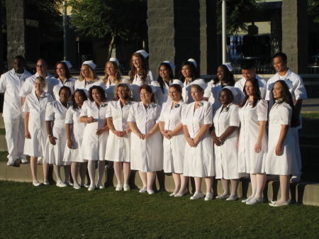 Lee's Nursing Class on the lawn