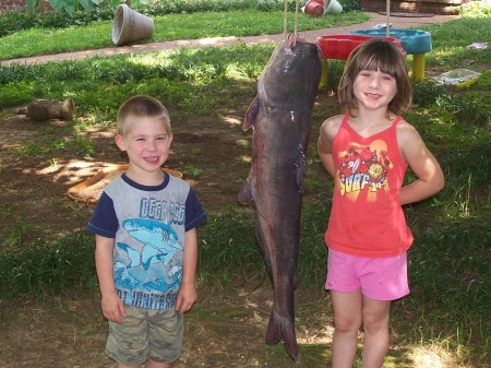Lilly, Hunter & the giant fish