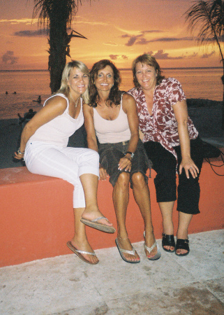 Lisa and I with her friend April in Cozumel!