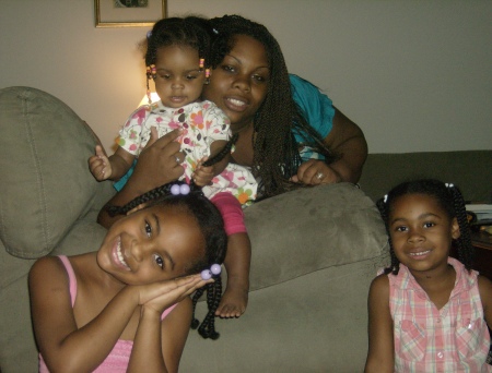 Charli's daughter Ciara with her 3 girls