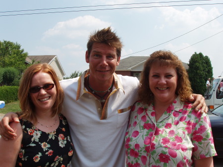 Carolyn, Jodie, and Ty Pennington