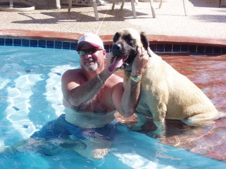 dad and tarra in the pool