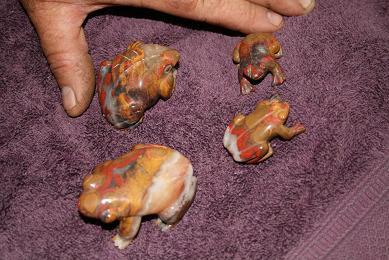 poppy jasper frog carvings