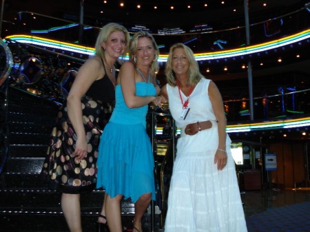 Girls cruise to Cozumel and Grand Cayman, 2007