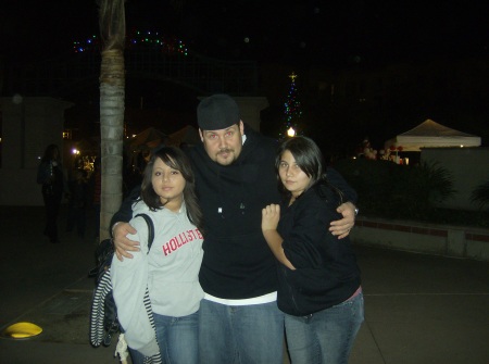 Me and my 2 Daughters Jasmine and Amanda