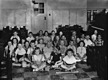 Kindergarten class of Mrs. Wanda Webb 1944-45