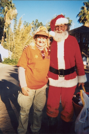 Santa comes to the Phoenix Zoo too!