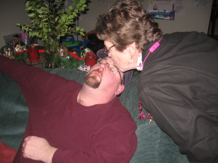 Gramma kisses Daddy nite nite....