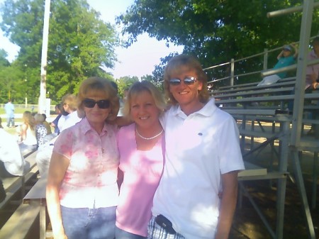 Donna with daughters, Gidget & Shell 2008